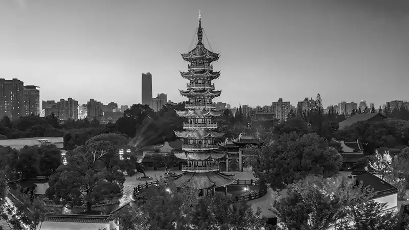 Luftaufnahme Longhua Tempel und Longhua Pagoda in Shanghai